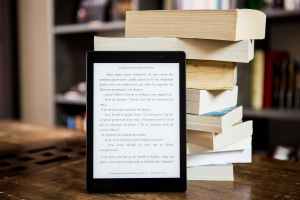 Ebooks VS Physical books: The never-ending debate I Blog By Alvira Kumar, 10, New Delhi