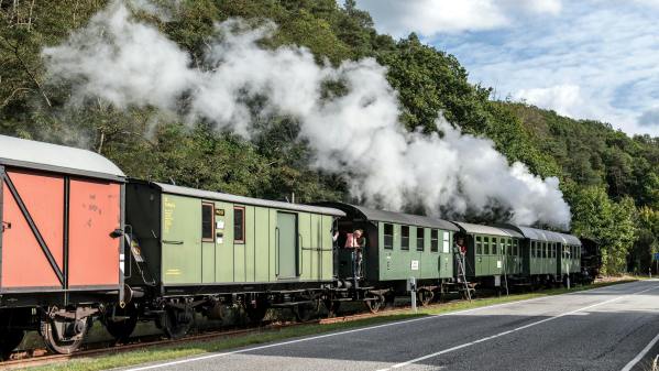 The best train journey I Poem By Aganya, 11, Silvassa