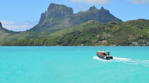  Santa’s Disastrous Vacation I Srinithi, 9, Kolkata